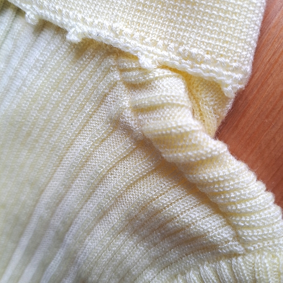 Vintage Sweater Bee by BANFF Yellow Sleeveless Pull-over - Picture 6 of 6